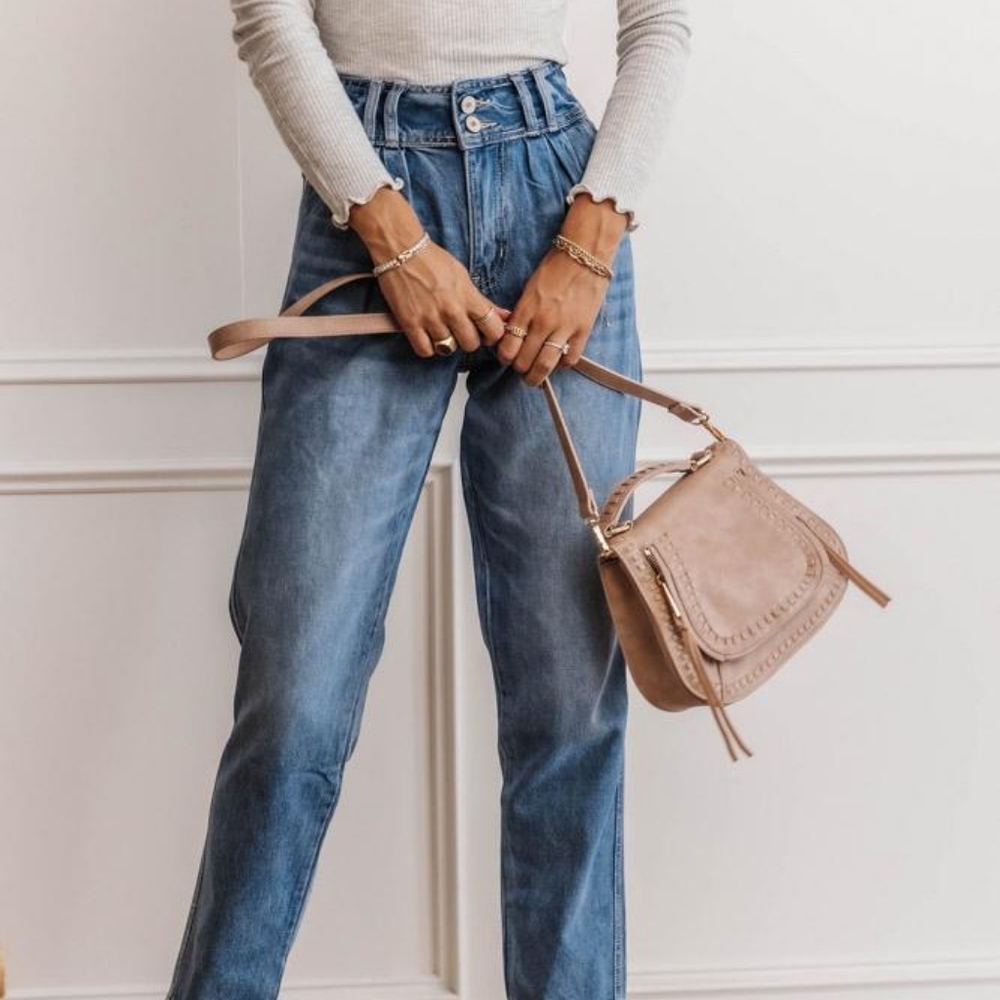 Mom jeans size 27